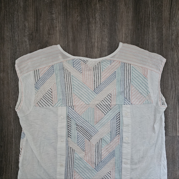 Anthro Akemi + Kim White Embroidered Blouse - Picture 9 of 12